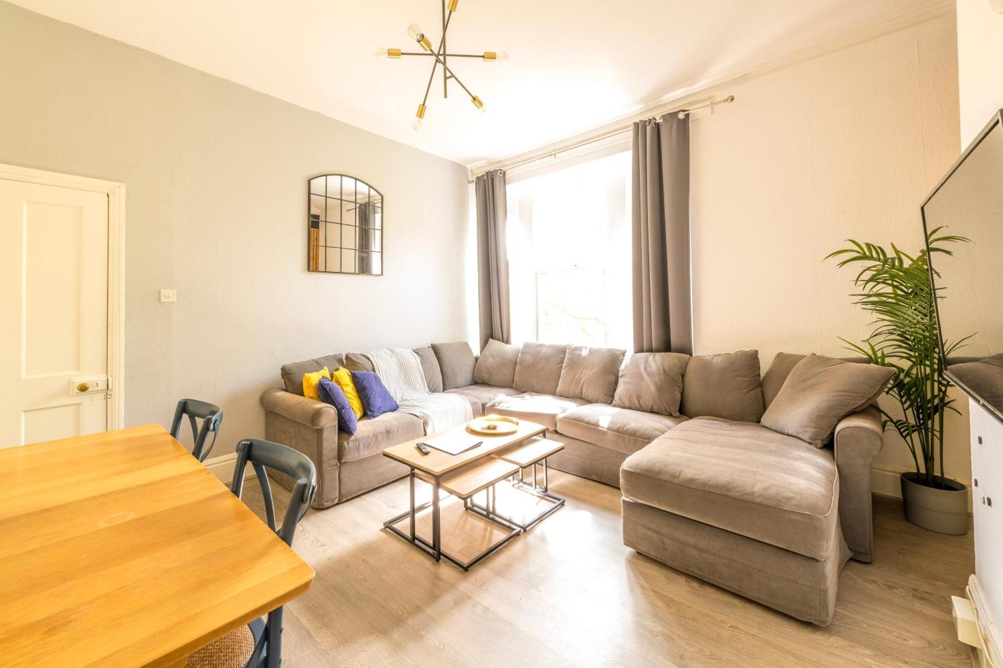 Contemporary Osborne House With Free Parking By Prescott Apartments Apartment Bristol