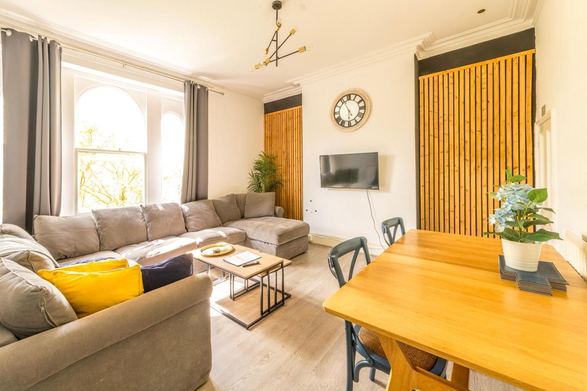 Contemporary Osborne House With Free Parking By Prescott Apartments *