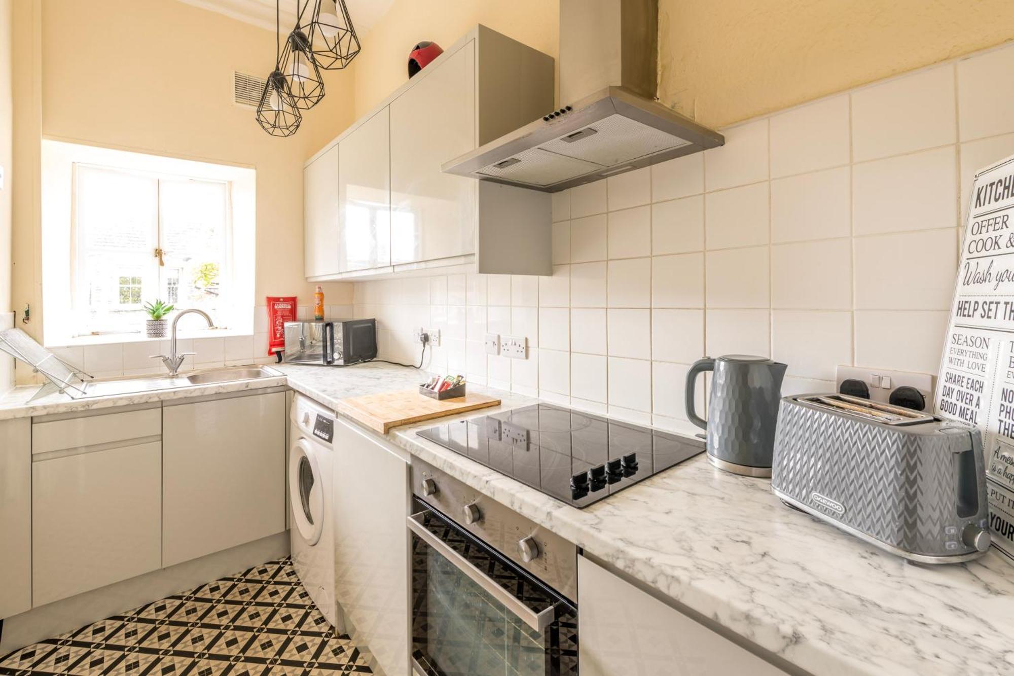 Contemporary Osborne House With Free Parking By Prescott Apartments Apartment Bristol
